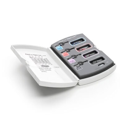 Análisis de un kit de instrumentos odontológicos personalizados para tratamientos dentales.