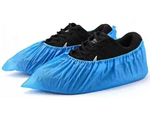 Protectores desechables para calzado odontológico, ideales para mantener la higiene en clínicas dentales y consultorios. Diseño cómodo y fácil de colocar para profesionales sanitarios.