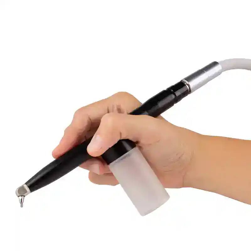 Instrumento odontológico personalizado para tratamientos dentales, con diseño ergonómico y precisión en procedimientos dentales. Ideal para clínica y odontología estética.