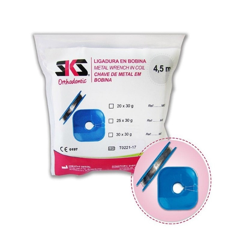 Alambre de ortodoncia en bobina para fijaciones dentales de precisión, disponible en varias resistencias para tratamientos especializados.