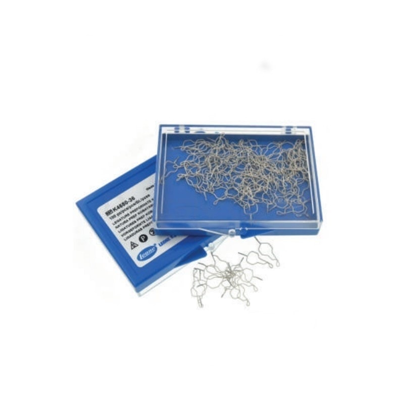 Varillas de ortodoncia personalizadas en caja de almacenaje para tratamientos dentales.