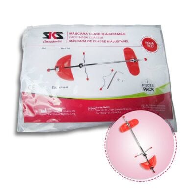 Muñeca protésica de ortodoncia con mascarilla facial ajustable para simulaciones dentales.