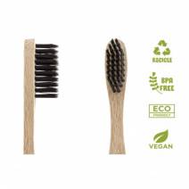 Bristle de cerda natural para cepillo dental ecológico y vegano, materiales reciclados y libres de BPA, ideal para cuidado bucal sostenible.