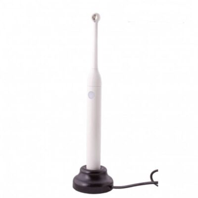 Limpieza dental con irrigador oral personalizado para clínica dental.