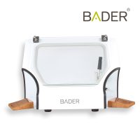 Minisina odontológica de BADER para personalización de productos odontológicos, con ventana de vidrio y base en madera, ideal para laboratorio dental, fabricación de prótesis y modelos dentales.