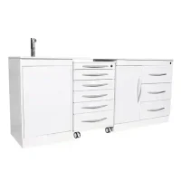 Banco de trabajo odontológico blanco con múltiples cajones para material dental y equipo odontológico personalizado. Diseño funcional y práctico para clínicas y consultorios dentales.