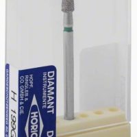 杆钻工具用于牙科处理，配有磨头，适合专业牙科修复和洁牙任务。.