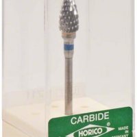 Archivo de imagen de un escariador dental en caja de protección, usado en odontología para realizar trabajos precisos en tratamientos dentales.