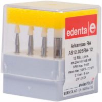 Amalgama dental personalizada en caja con diferentes componentes para prótesis odontológica de alta precisión.