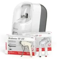 Dispositivo odontológico Biomate para impresión dental personalizada, con cartuchos y accesorios para fabricación de moldes en clínicas dentales.