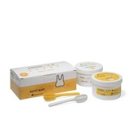 Putty Soft para impresiones dentales personalizadas en odontología, con envase y cucharas dosificadoras. Alta precisión y comodidad para profesionales dentales.