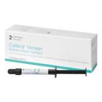 Calibra Veneer, adhesivo dental personalizado para restauraciones estéticas y duraderas en odontología.