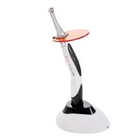 Espejo dental LED con soporte y mango ergonómico para odontología, ideal para tratamientos precisos y seguros.