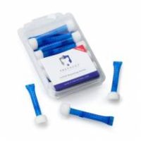 Tintero odontológico personalizado con boquillas azules para una higiene dental precisa y eficaz.