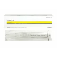 Nomenclatura de la imagen: caja y funda de las cubetas desechables Pinnacle Cure Sleeve para blanqueamiento dental.