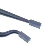 Cables de conexión para productos odontológicos personalizados EXAmedic, con diseño flexible y duradero para una fácil integración en tratamientos dentales.